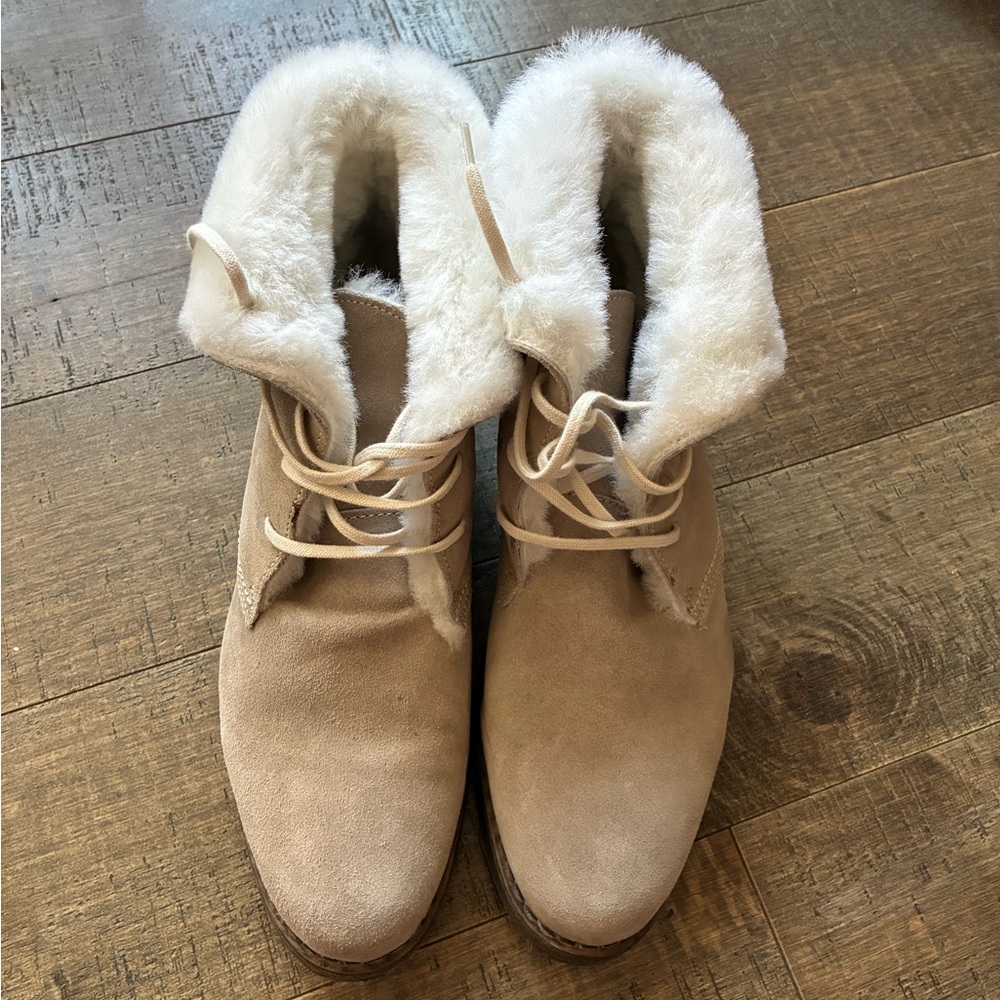 Cozy Beige Winter Boots. Sheepskin origin Australia.